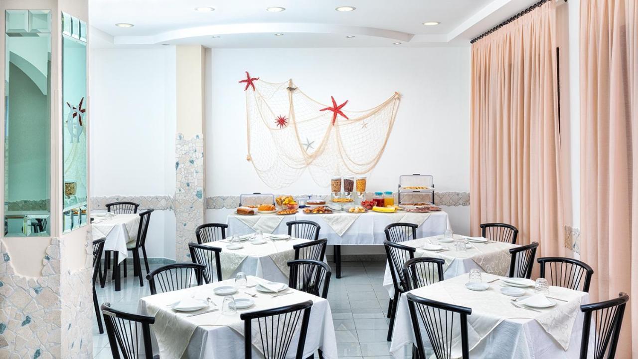 Albergo Gloria Bellaria-Igea Marina Eksteriør billede